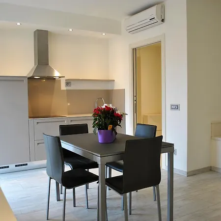 Baiadelsole アパートホテル 4*