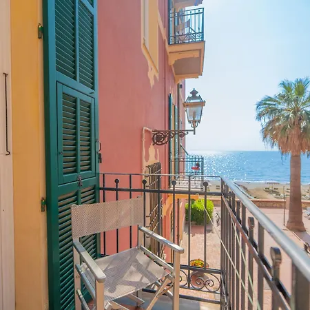 Baiadelsole 公寓式酒店 4*