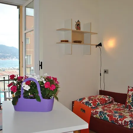 公寓式酒店 Baiadelsole 莱圭利亚